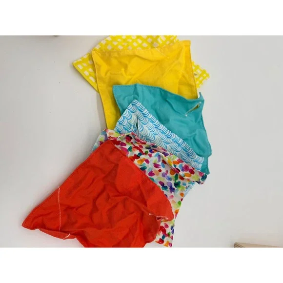 Lovevery Magic Tissue Box Wooden Sensory Toy with Colorful Fabric Tissues - Picture 6 of 6